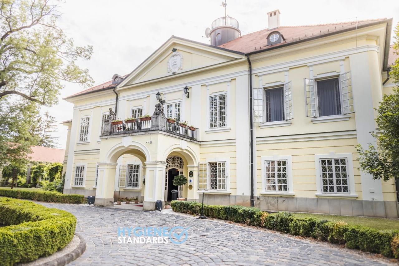 Готель Szidonia Castle Rojtokmuzsaj Екстер'єр фото