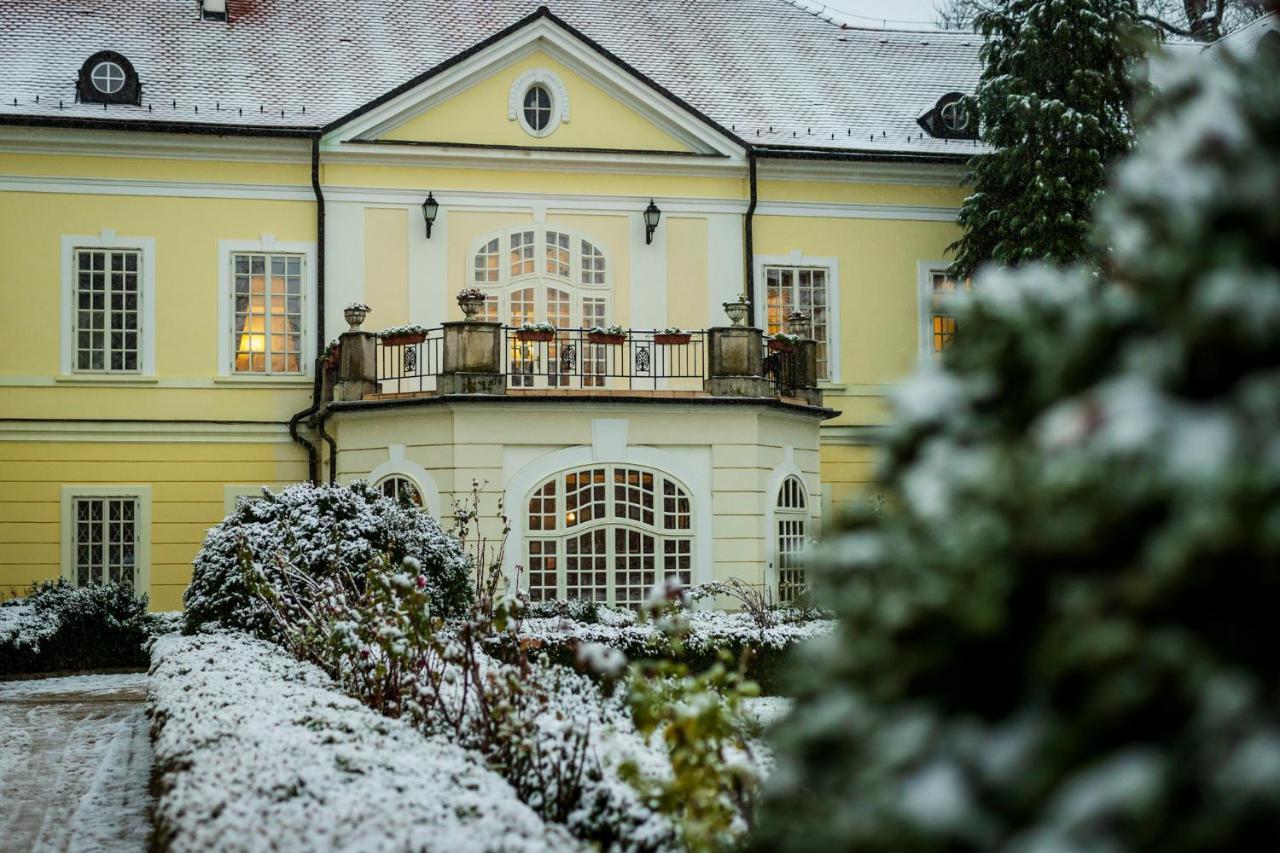 Готель Szidonia Castle Rojtokmuzsaj Екстер'єр фото